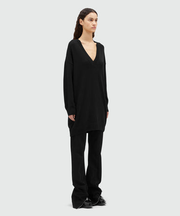 Plain cashmere jumper with V-neck