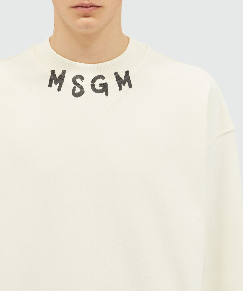 Felpa girocollo in cotone con logo pennellato MSGM posizionato sul collo BIANCO SPENTO Uomo 