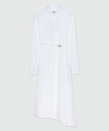 White poplin shirt dress with "TheMwave" buckle