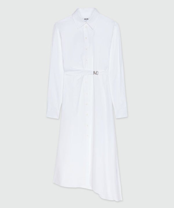 White poplin shirt dress with "TheMwave" buckle