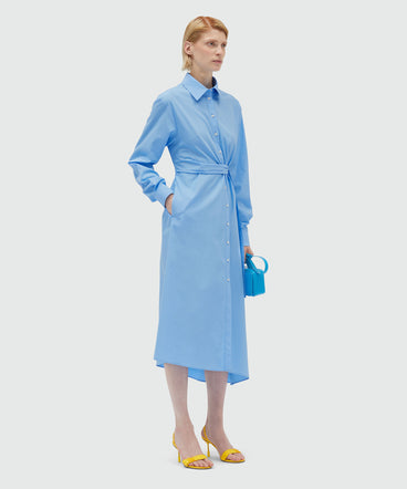 Light blue poplin shirt dress with "TheMwave" buckle