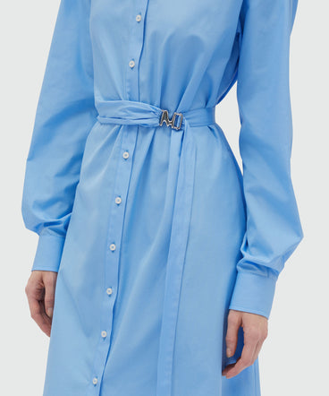 Light blue poplin shirt dress with "TheMwave" buckle