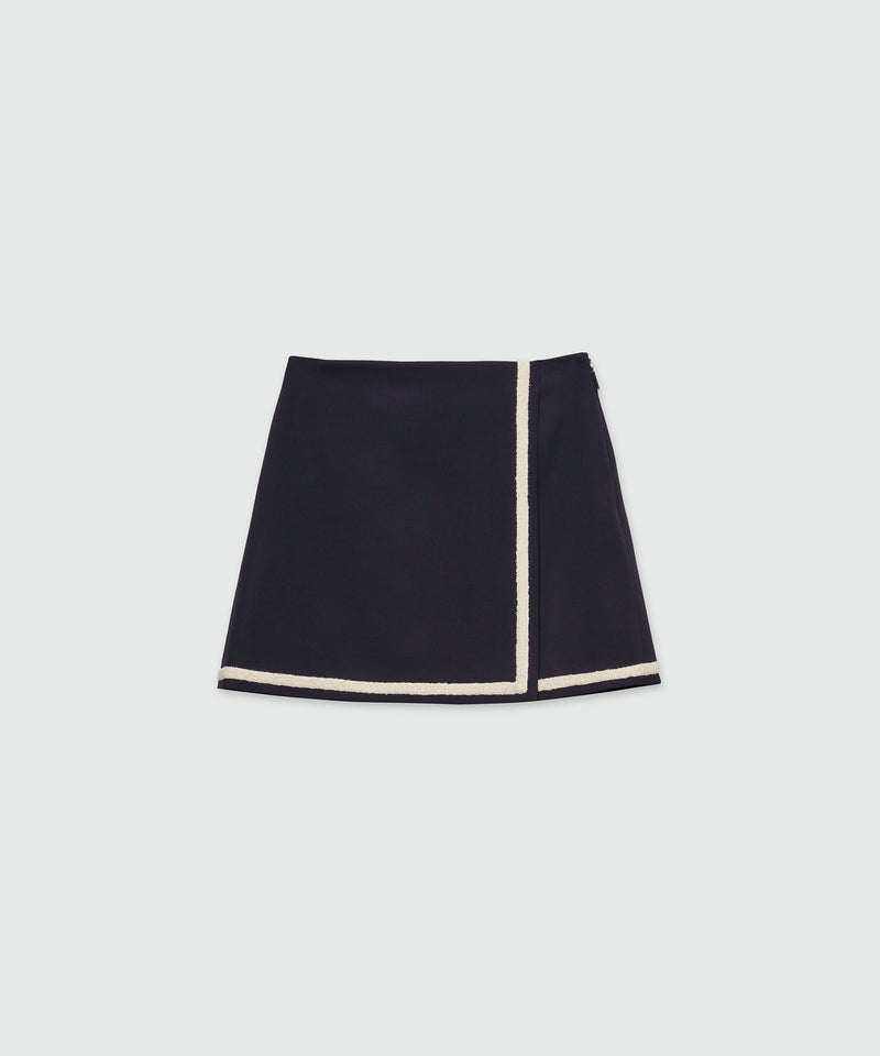 Short skirt in fresco wool with bouclé profiles 88 Women 