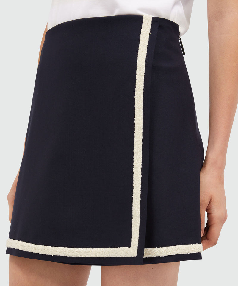 Short skirt in fresco wool with bouclé profiles 88 Women 