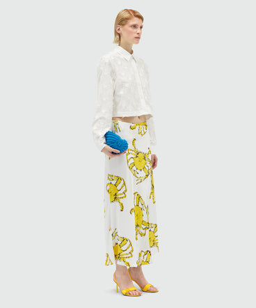 Fluid midi skirt in white satin with "King grab" print