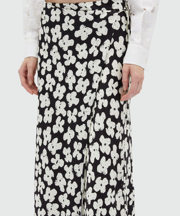 Fluid midi skirt in "Puffy flowers" print satin