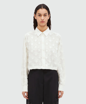 Cropped shirt in white poplin with embroidery